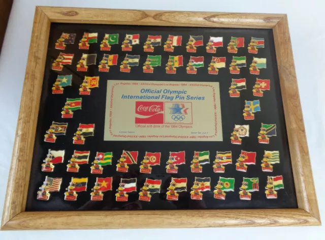 Lot d'épingles officielles du drapeau international olympique Coca-Cola série 1984 3 de 3