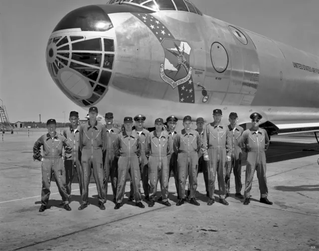 Convair B36 Peacemaker And Crew Photo See Sizes SAC USAF 5x7