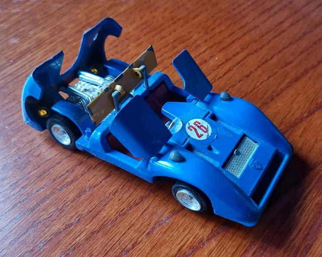 Ancienne Voiture De Course BMW 2099 Formule 2 - Modèle à Monter Schuco - Occasion
