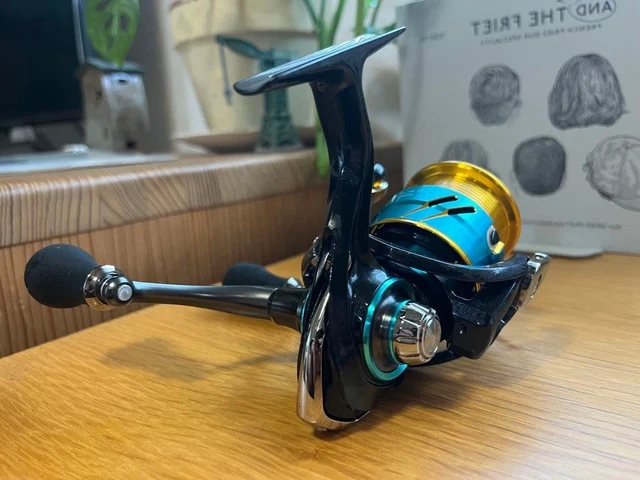 DAIWA EMERALDAS MX 2508PE-H-DH Spinning Reel with Box and Manual