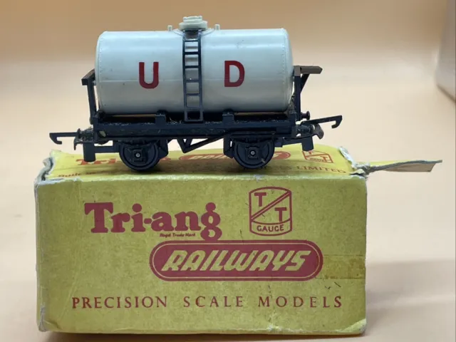 T73 Tri-ang Tank Wagon TRIANG TANK 3mm T.73 UD Boxed GAUGE WAGON Dairy Milk