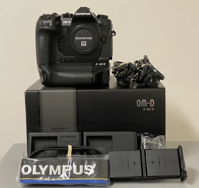 OLYMPUS OM-D E-M1X in near mint condition w/ box