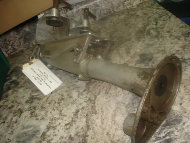 Evinrude zephyr 5.4hp transom mount swivel    outboard  boat motor part bin 4012