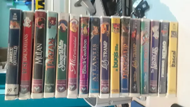 Disney Lot (16) Vhs tapes Mulan, 101 dallmatians, Snow White, a bugs life, Dinos