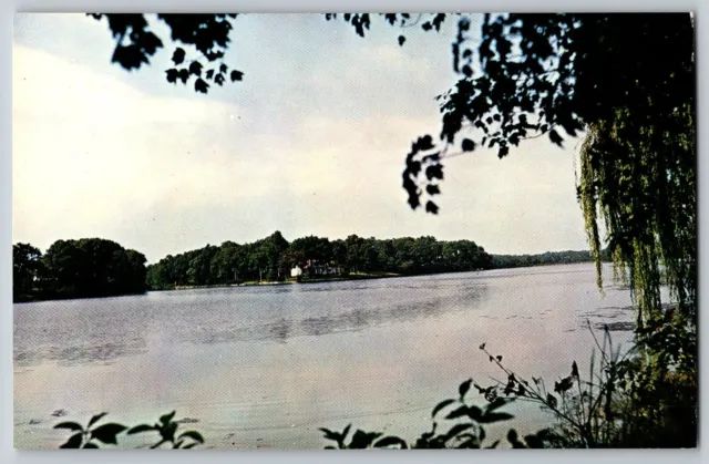 Milford, Delaware DE - A Beautiful Haven Lake - Vintage Postcard - Unposted