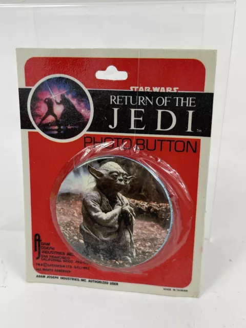 Vintage 1983 Star Wars Return of The Jedi Photo Button Pin Pinback  Yoda