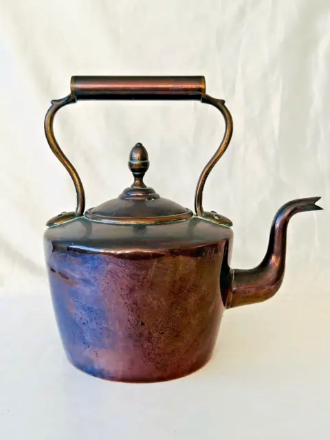 A LOVELY LARGE QUALITY ANTIQUE COPPER KETTLE 12' Wide