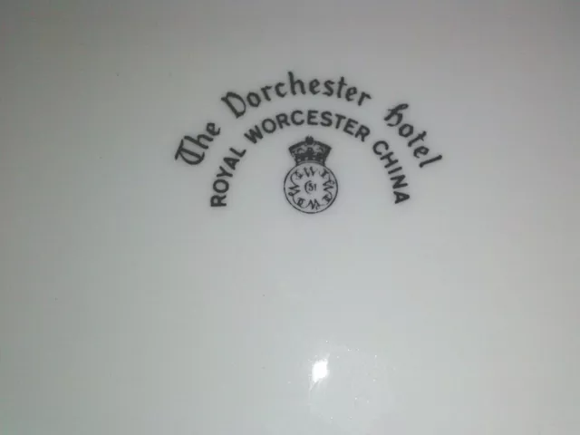 Royal Worcester THE DORCHESTER HOTEL    DINNER PLATE WORCESTERSHIRE ENGLAND 3