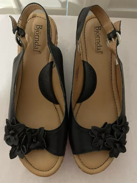 Bjorndal Daphne Black Leather Womens Size 8 Peep Toe Wedge Slingback Sandals