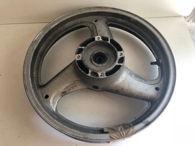 Une Jante Roue Arriere Grise Pour Moto Honda 125 Varadero 2005 17 X 2.75 64S
