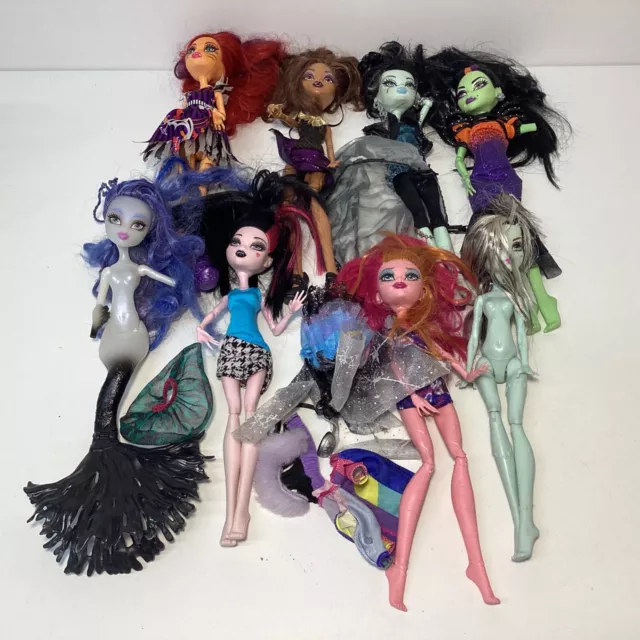 Monster High Doll Collection W/Clothing & Accessories (O2) W#947