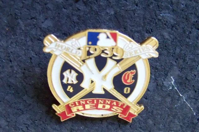 1939 NY N.Y. New York Yankees vs Cincinnati Reds World Series pin - DEFECTS