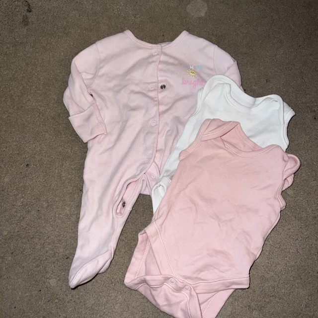 baby Girl bundle up To 1 month (10lbs)