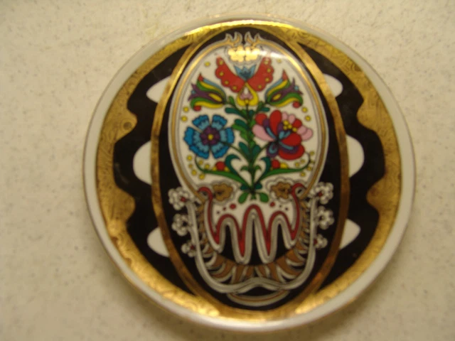 Hollohaza Hand Painted Floral Plate, Hungary beautiful decoration 6.25 in diam.