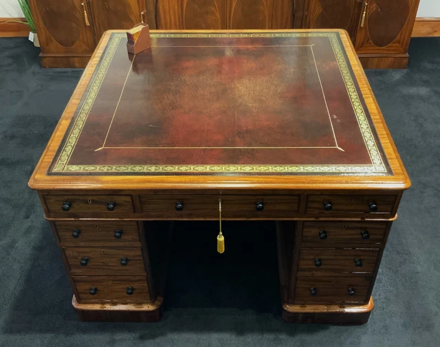 FINE QUALITY 19th CENTURY REGENCY 18-DRAWER DOUBLE-SIDED MAHOGANY PARTNER'S DESK