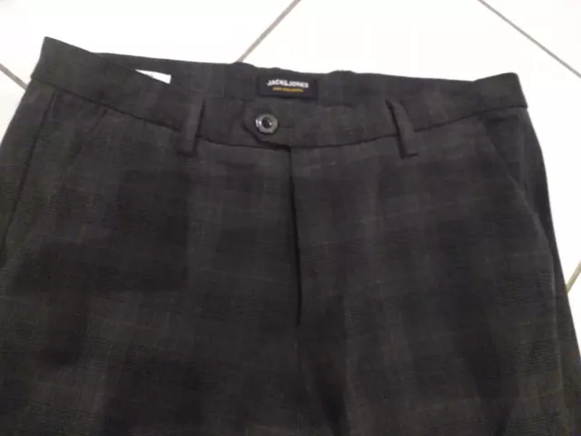 Très beau pantalon à carreaux homme JACKS et JONES  Taille 42