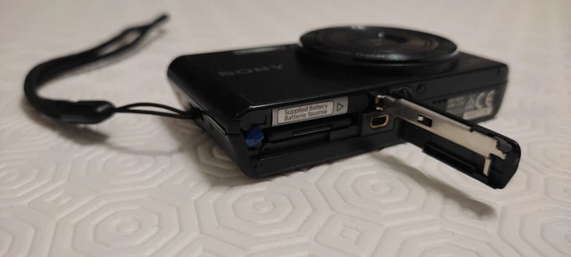 Fotocamera digitale SONY CYBER-SHOT Optical Steady Shot DSC-W830  20.1 M.pixels 5