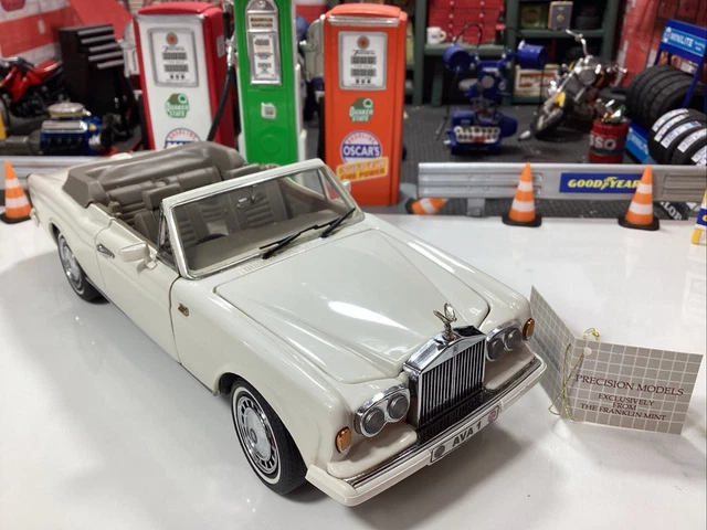 ROLLS-ROYCE: A Franklin Mint 1:24 scale Rolls-Royce Silver Ghost