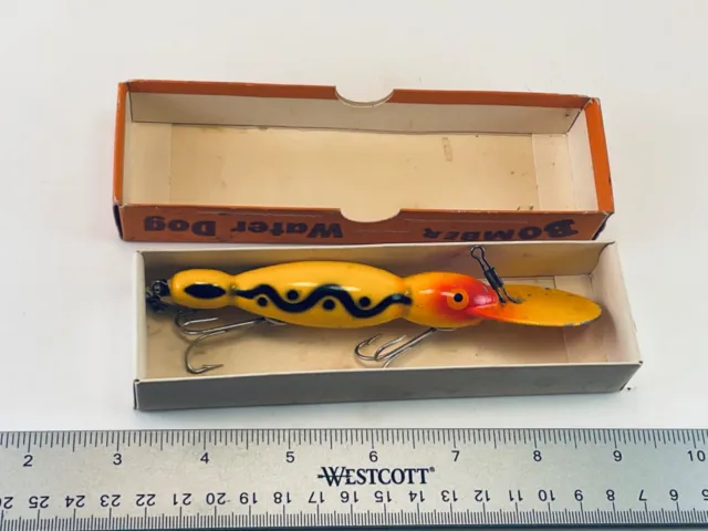 VINTAGE BOMBER WATER DOG FISHING LURE IN BOX W/PAPER AWESOME COLOR in box