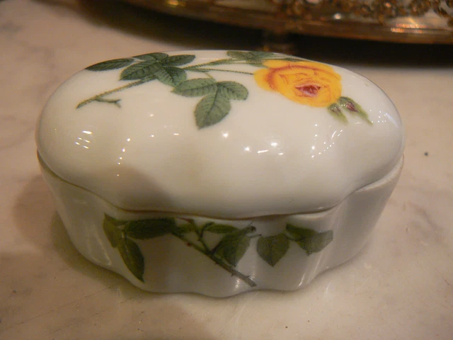Boîte à Pilules Vintage Limoges France - Motif Jeunes Mariés Victoriens, Occasion Excellent état