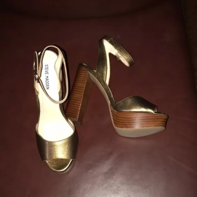 Steve Madden Platform Heels NWOT