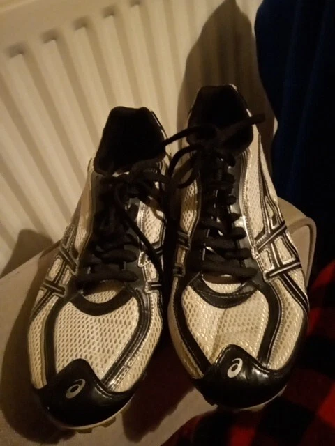 MENS SIZE 10 Running Spikes White And Silver And Black Synthetic Aasics 18.50 PicClick UK