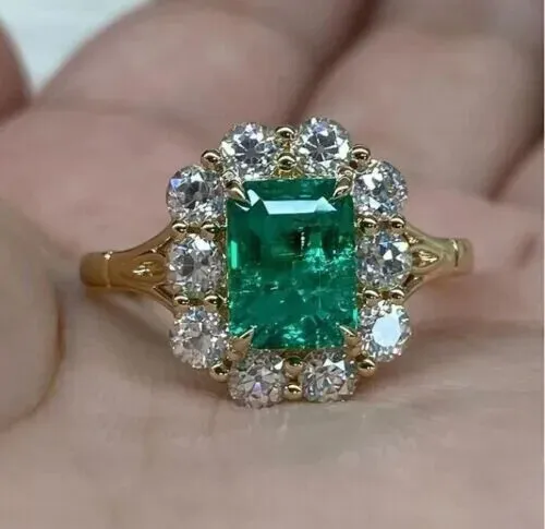 3Ct Corte Esmeralda Creado en Laboratorio Verde Halo Anillo 14K Amarillo Oro