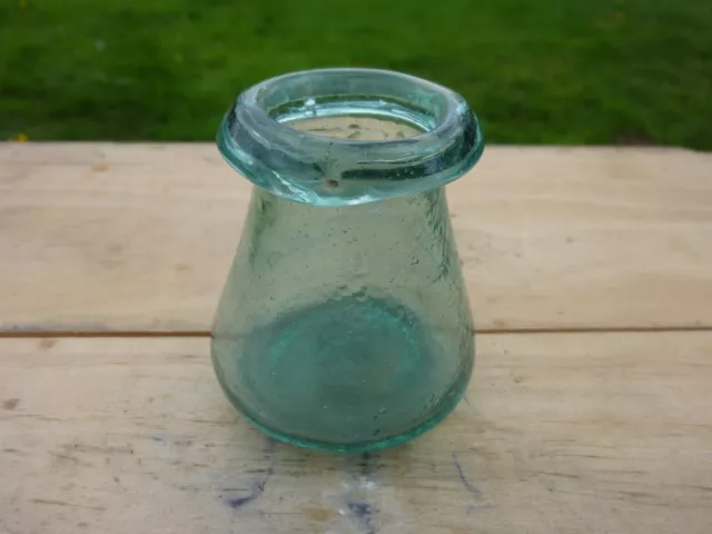 pot godet verre soufflé bleu Gresigne antique glass 19th languedoc encrier cup