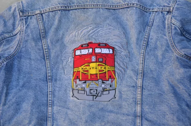 Vintage Levi's Santa Fe Theme Men's Sherpa Lined Denim Trucker Jacket Size 44R.