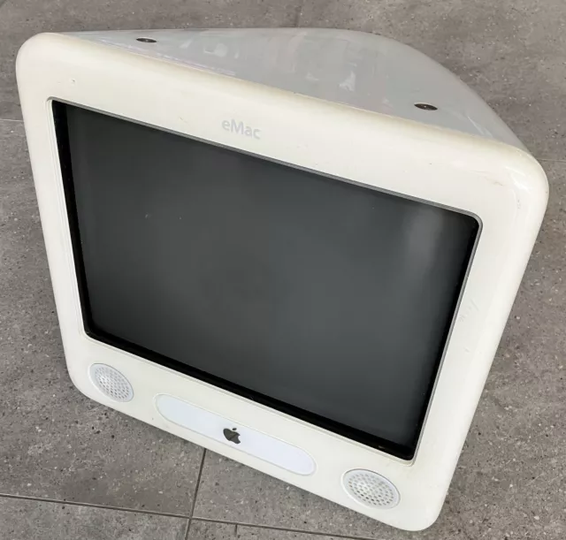 Vintage Apple eMac G4/700 128MB RAM/40GB HDD/700 MHz Power PC 7441 (G4) 17” CRT