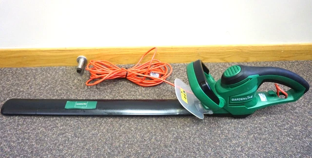 Image of Gardenline GLH 691 electric hedge trimmer at Amazon