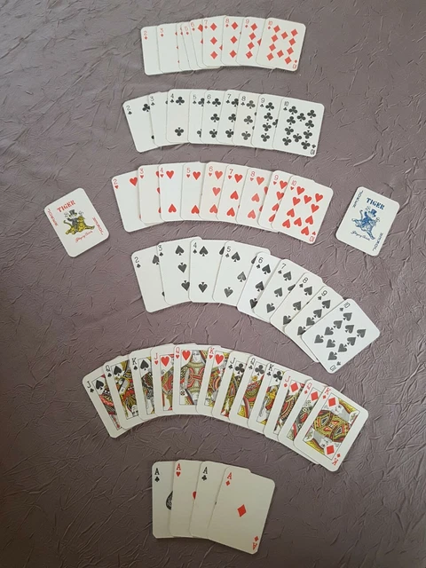 PETIT JEU DE 54 CARTES TIGER PLAYING CARDS 4x6 Cm Miniature