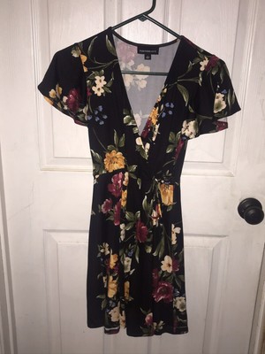 Fortune+Ivy Faux Wrap Dress Small