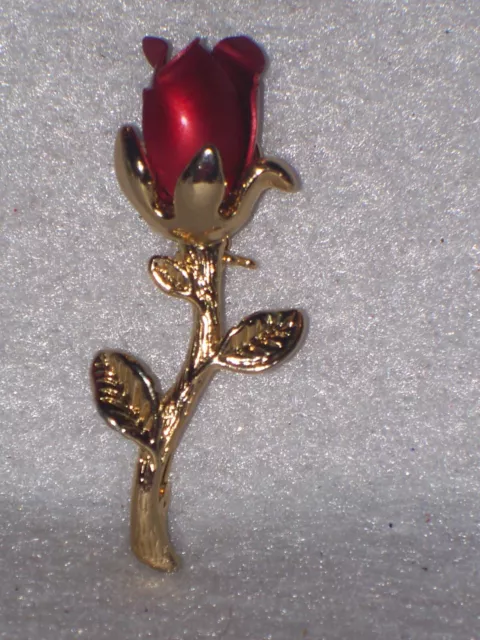 Vintage Red Rose Bud Pin Brooch Gold Tone Metal Fashion Jewelry