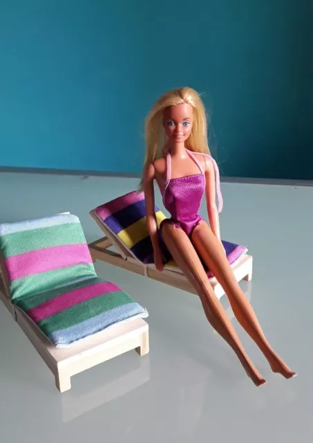 Casa delle bambole.Sdraio lettino spiaggia per Barbie,2 pezzi, legno e tessuto. 2