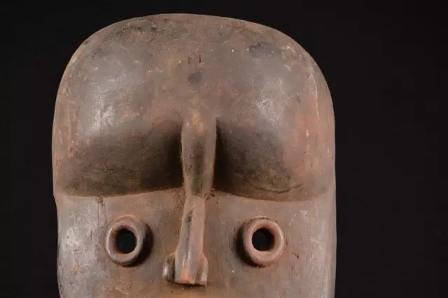 22581 A Primitive African Dan Mask Liberia 2