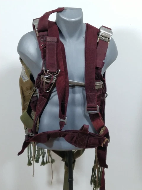Harnais de parachute T-5. | G.b.r