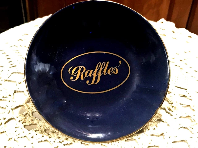 Raffles' Restaurant Wailea Beach Hotel  Maui Hawaii Ashtray 4 3/4" (No Spots)