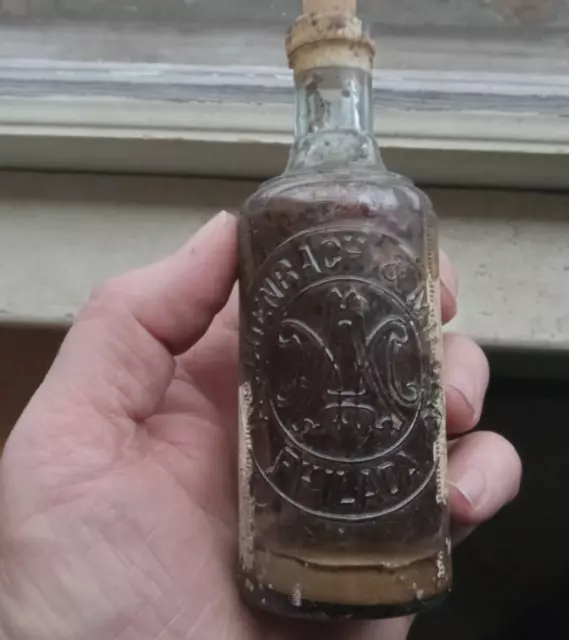 ASCHENBACK & MILLER PHILADA EMB 1880s BOTTLE WITH SARCOPTIC MANGE MEDICINE LABEL