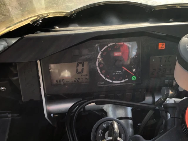 Aprillia rsv Mille Baujahr 2002 unfallfrei 23000 km 8