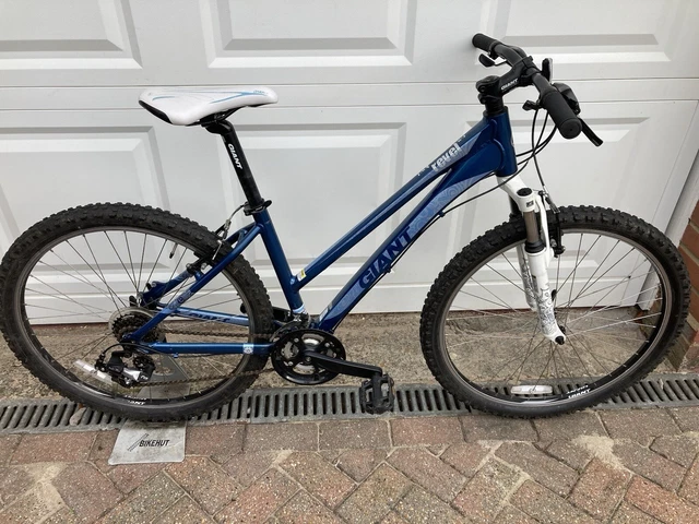 GIANT REVEL 3 w Ladies Mountain Bike. Small 75.00 PicClick UK