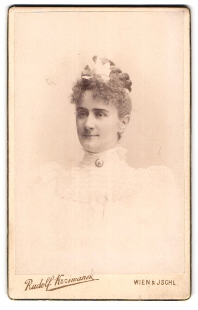 Fotografie Rudolf Kreziwanek, Wien, Hofstallstr. 5, Junge Dame mit Hochsteckfri