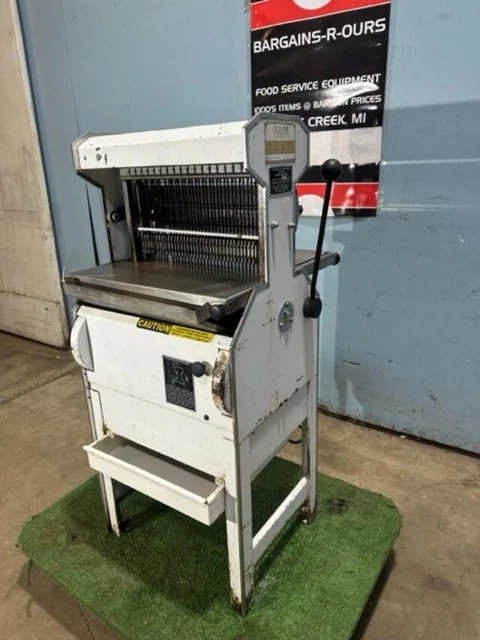 "Oliver 777" Commercial Gravity-Fed 1/2" Bread Slicer Machine