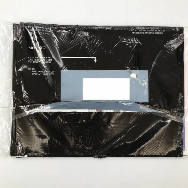 PLAYBOY MAGAZINE JULY 2004 Cover: Peta Wilson Playmate: Stephanie