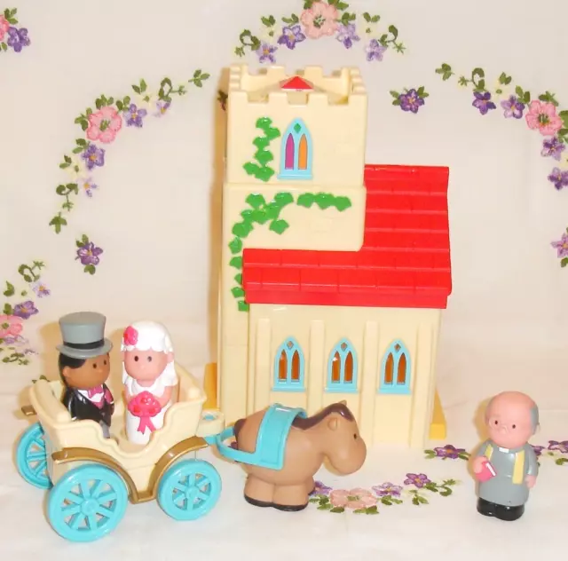 ELC Happyland Wedding Church Chapel & Figures Bride Groom Vicar Carriage Pony