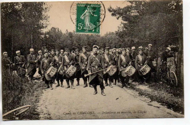 CHALONS SUR MARNE - Marne - CPA 51 - Vie Militaire Au camp - la musique clique