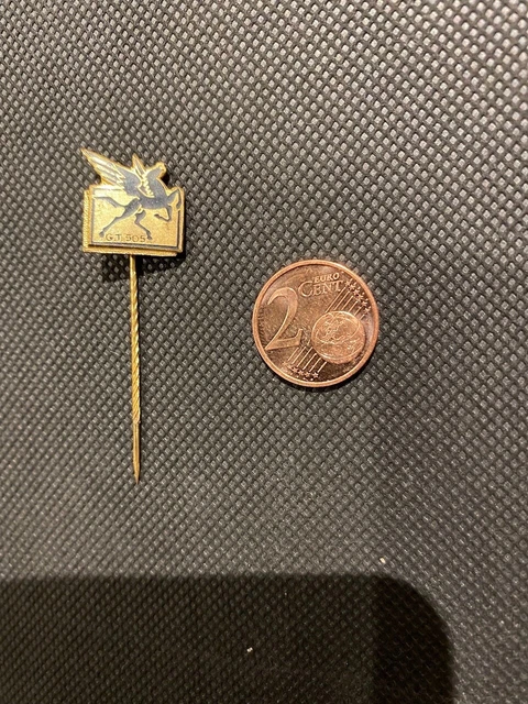 Broche Ancienne Signée Carven - Cheval Ailé Pégase - Alliage Doré - Occasion Très Bon état