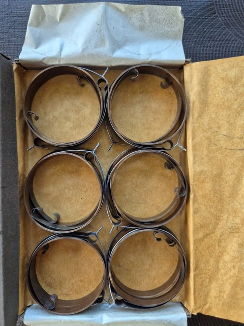 Lot De 16 Ressorts Neufs Mainsprings - Fabriqués En France - Avec étiquettes