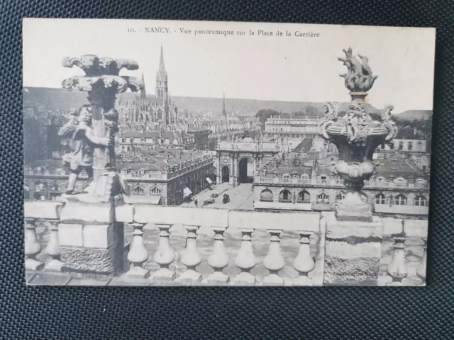 CPA 54 NANCY - Vue Panoramique sur la Place de la Carrière
