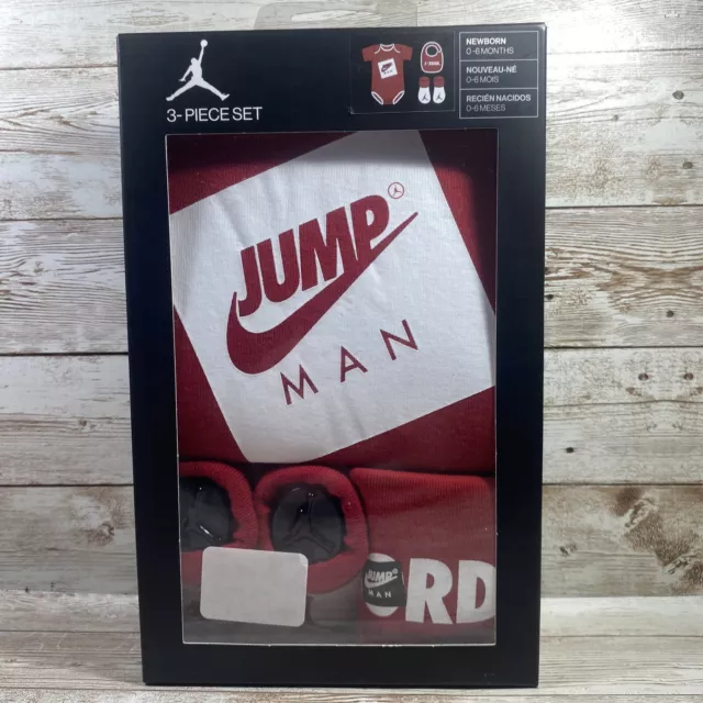 Nike Air Jordan Baby Boys 0-6 Months Red White Bib Bodysuit Booties 3 Piece Set